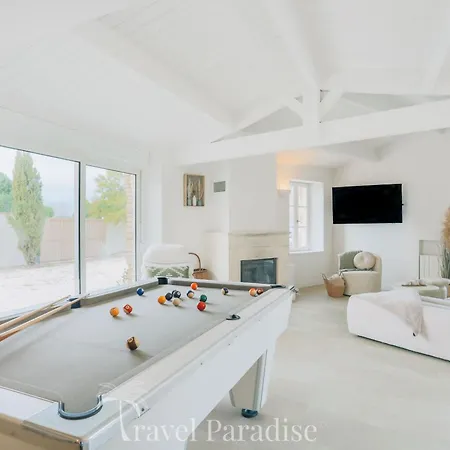 Eden Villa *