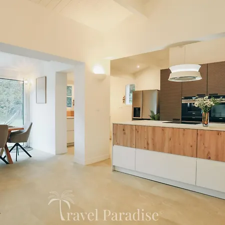 Eden Villa *